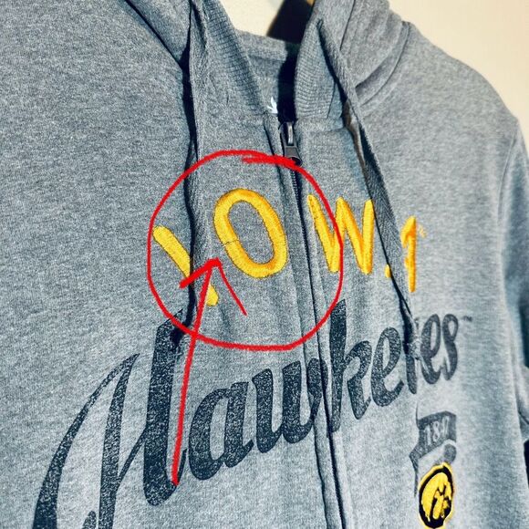 Iowa Hawkeyes Gray Hoodie Sweatshirt - Picture 2 of 5
